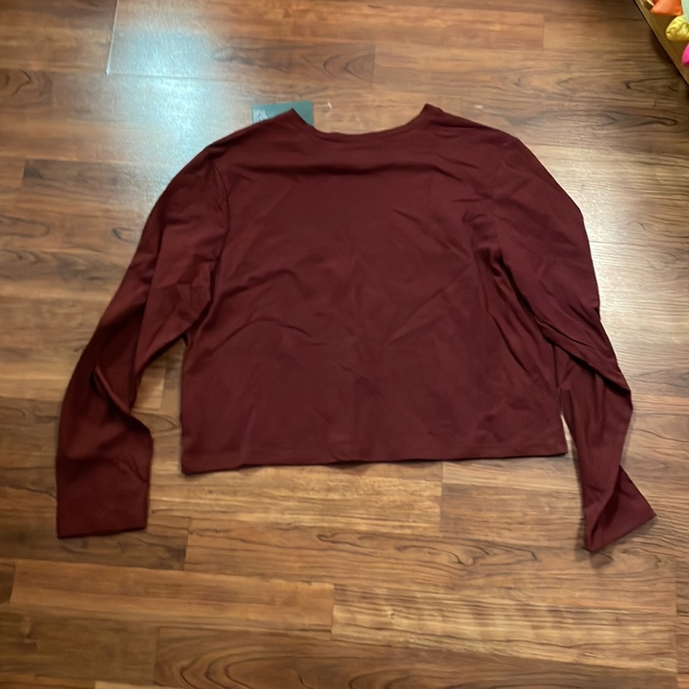 Maroon crop - Picture 3 of 3